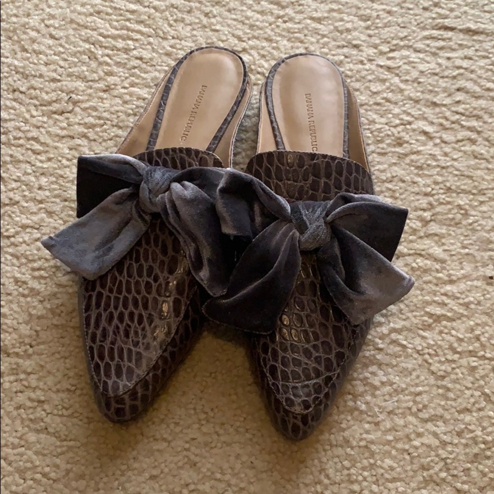 Banana republic slides